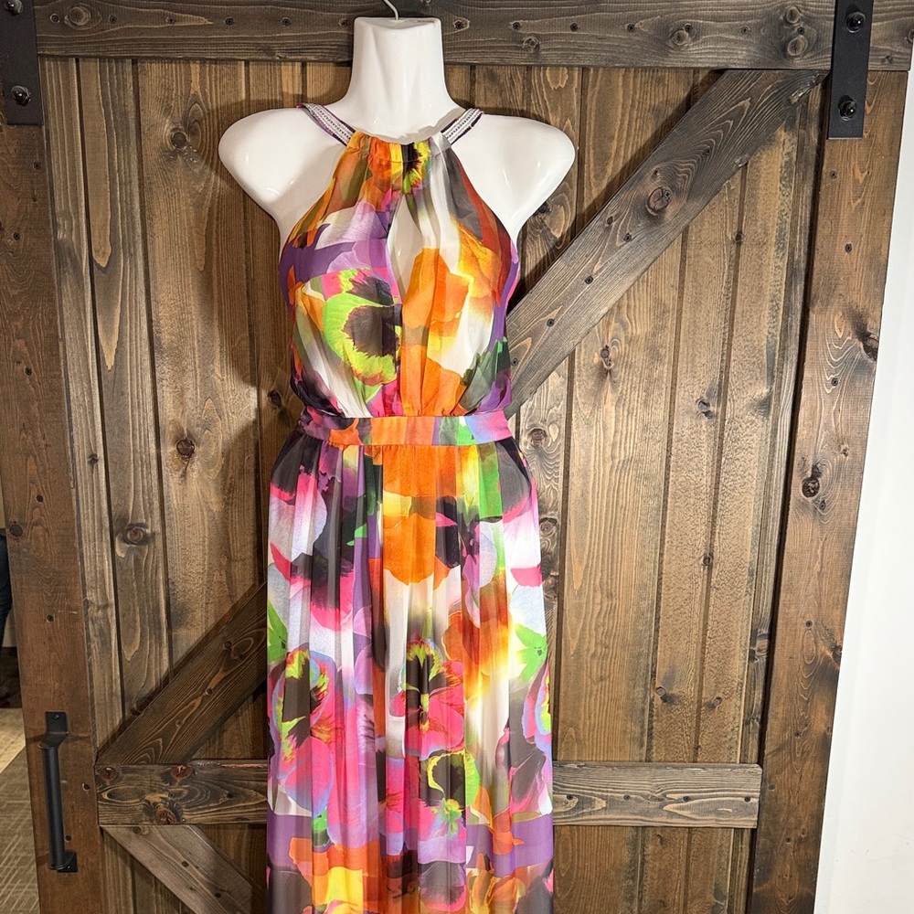 2/35$ ❤️Charlie Jade Vibrant Floral Maxi Dress